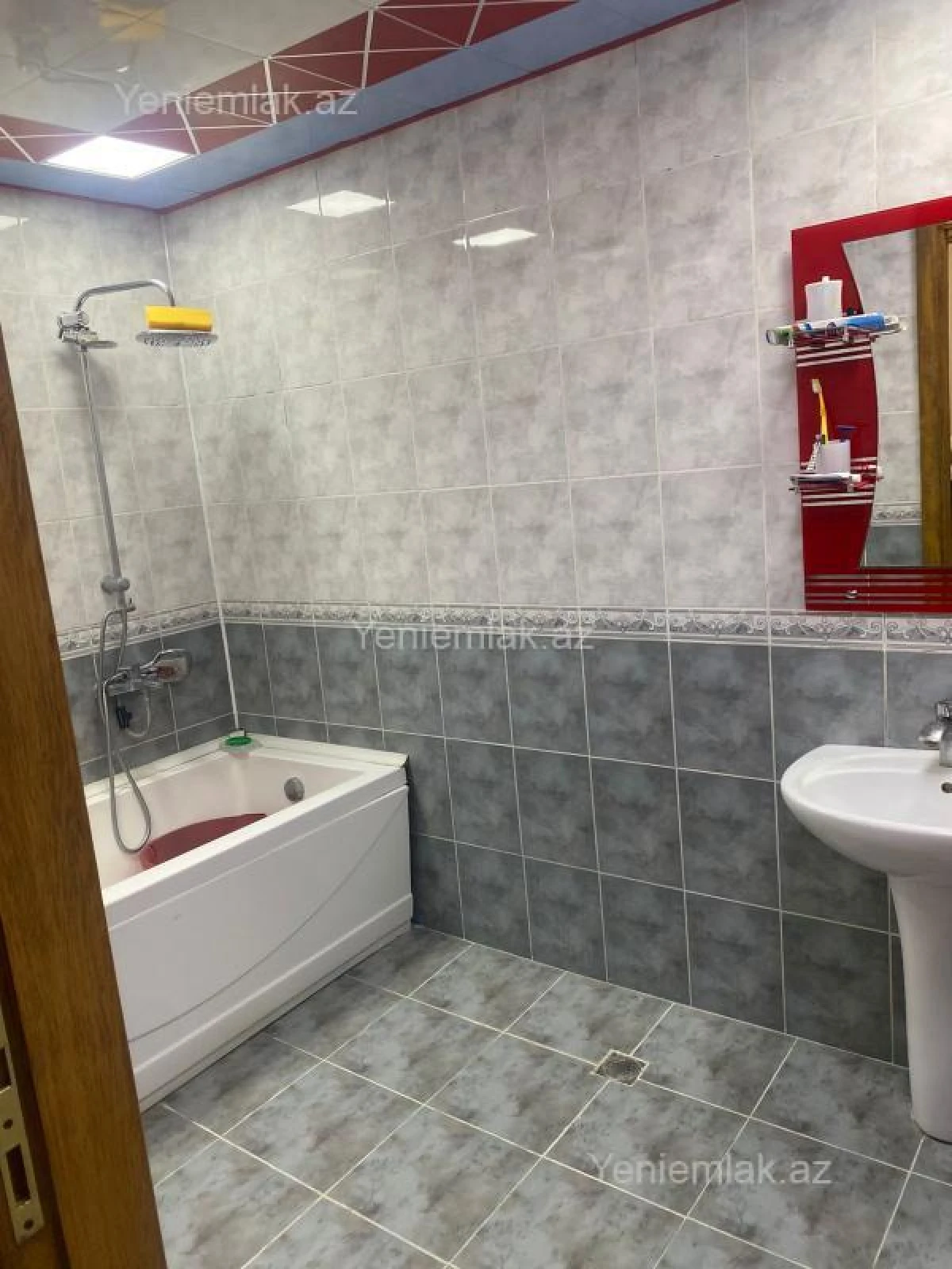 Satılır 3 otaqlı yeni tikili 105 m²