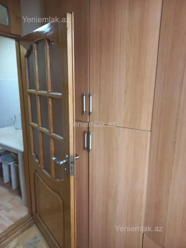 Satılır 2 otaqlı köhnə tikili 65 m²