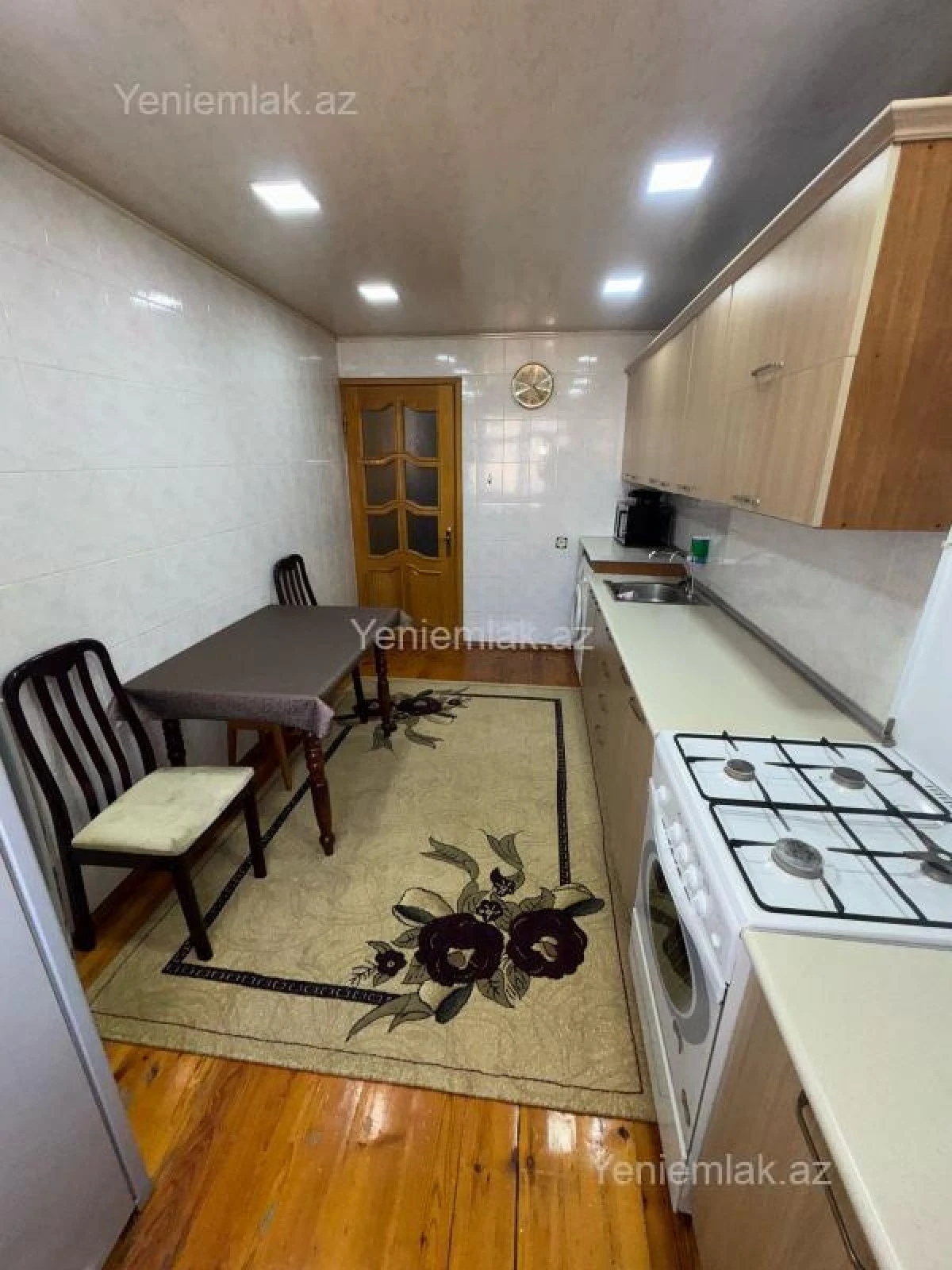 Satılır 3 otaqlı köhnə tikili 70 m²