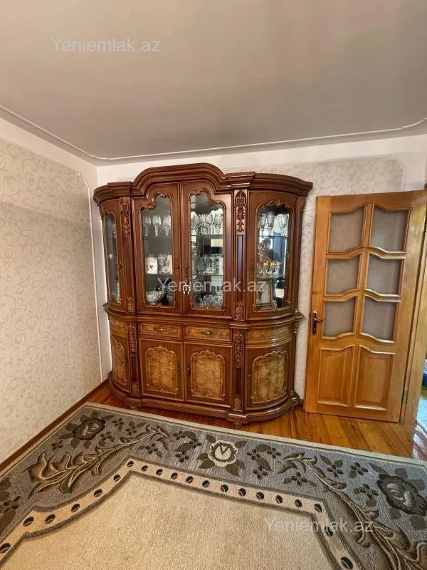 Satılır 3 otaqlı köhnə tikili 70 m²