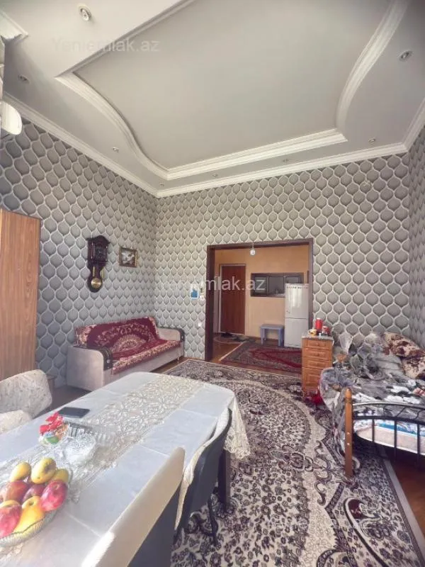 Satılır 3 otaqlı köhnə tikili 100 m²