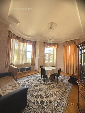 Satılır 3 otaqlı köhnə tikili 100 m²