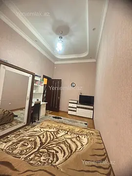 Satılır 3 otaqlı köhnə tikili 100 m²