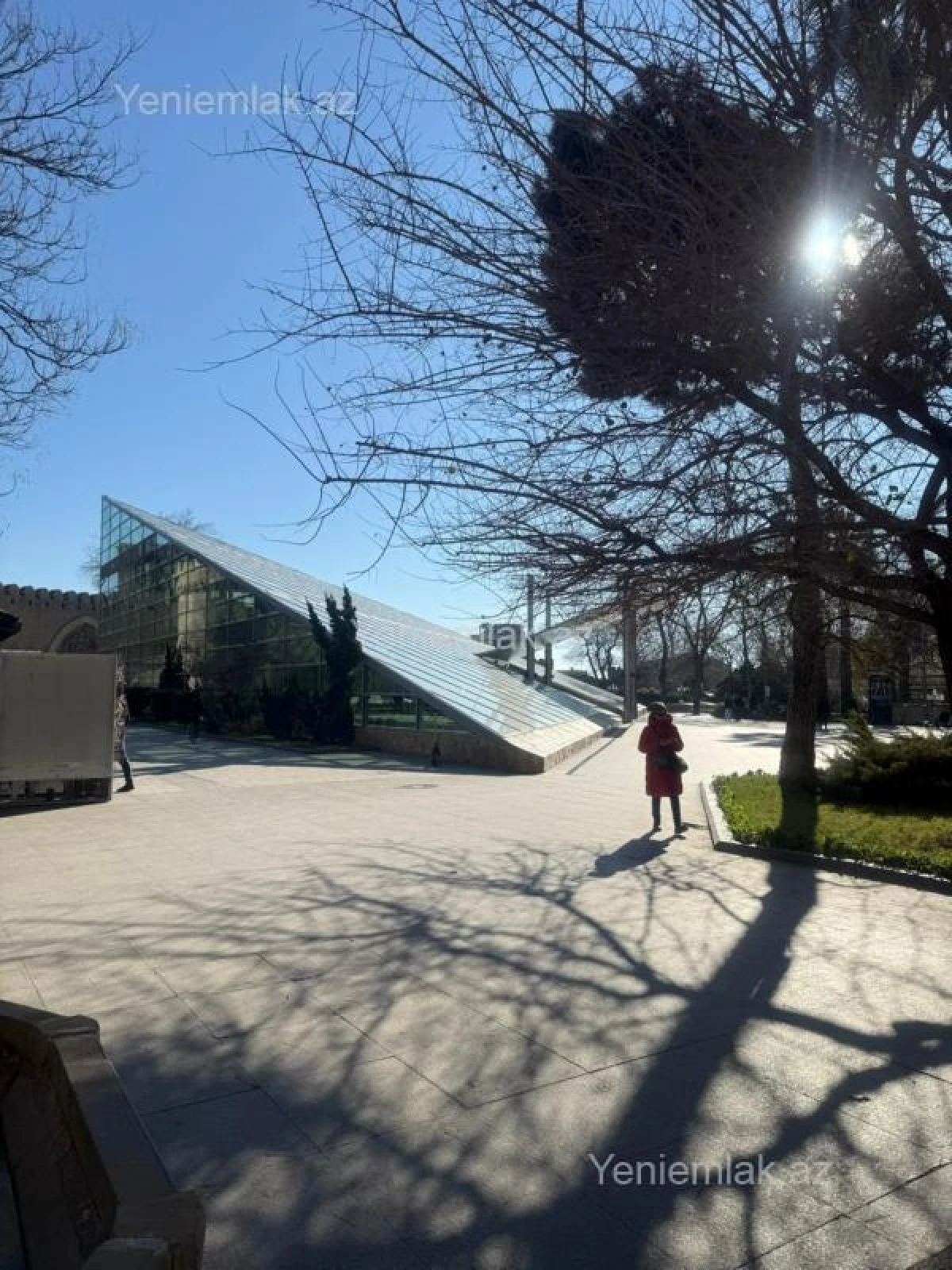 Satılır 3 otaqlı köhnə tikili 100 m²