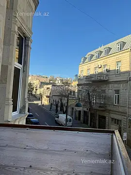 Satılır 3 otaqlı köhnə tikili 100 m²