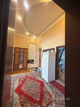 Satılır 3 otaqlı köhnə tikili 100 m²