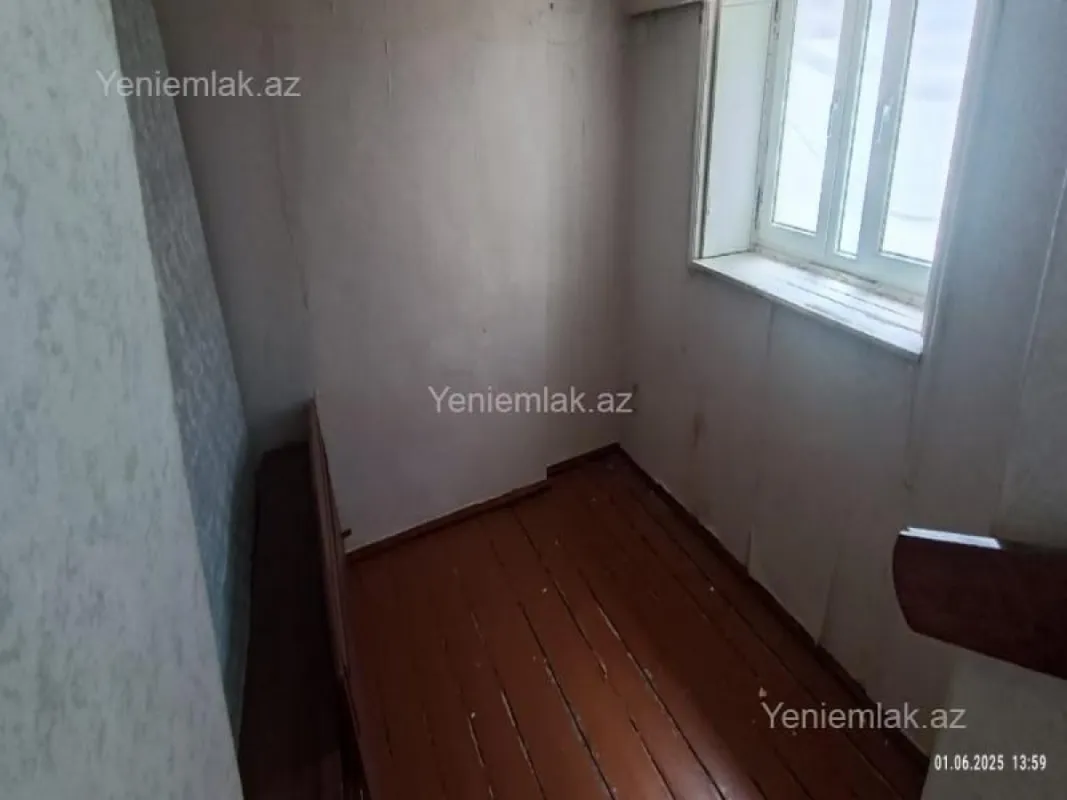 Satılır 3 otaqlı köhnə tikili 100 m²