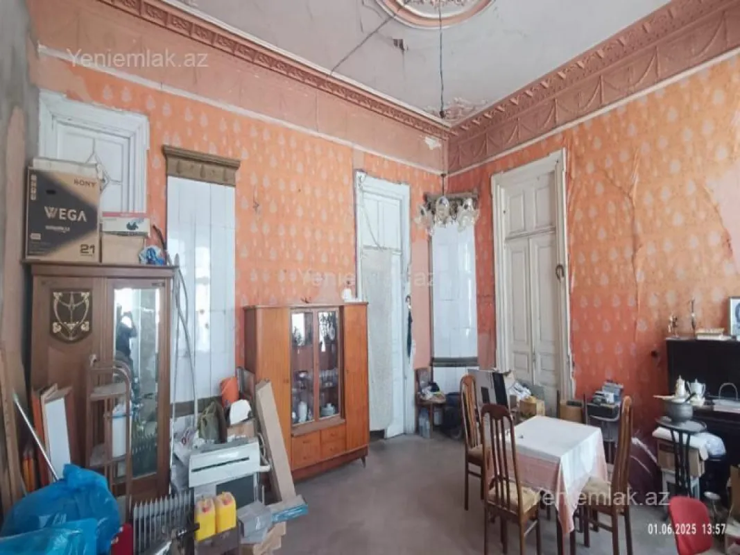 Satılır 3 otaqlı köhnə tikili 100 m²