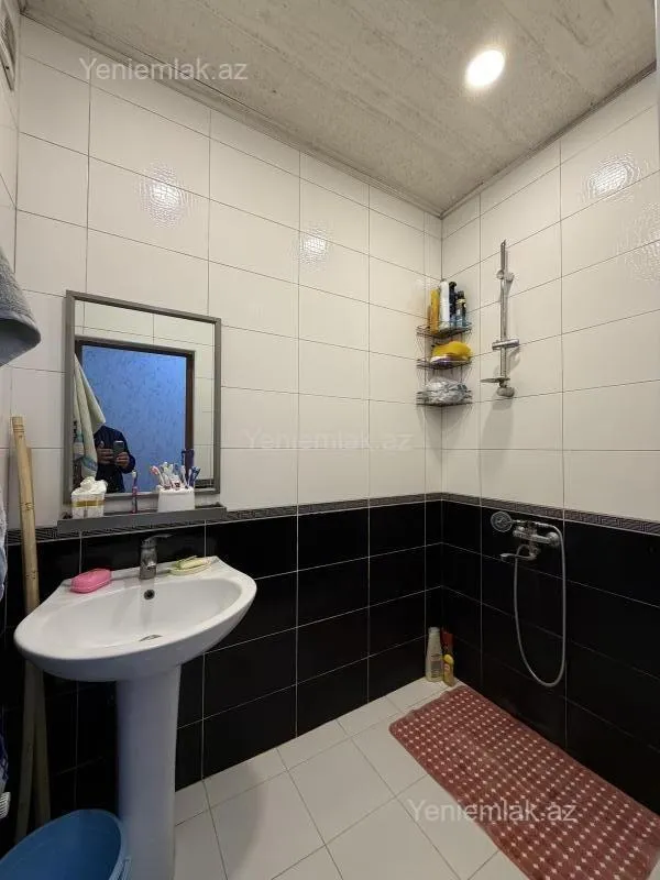 Satılır 2 otaqlı yeni tikili 75 m²