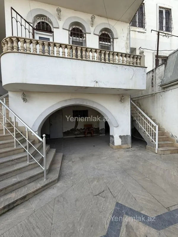 Satılır 7 otaqlı həyət evi 280 m²