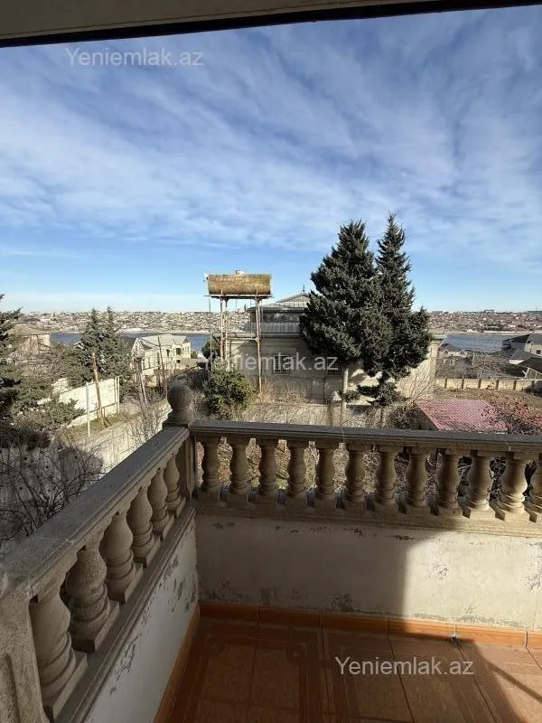 Satılır 7 otaqlı həyət evi 280 m²