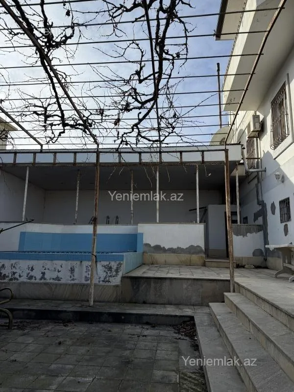 Satılır 7 otaqlı həyət evi 280 m²