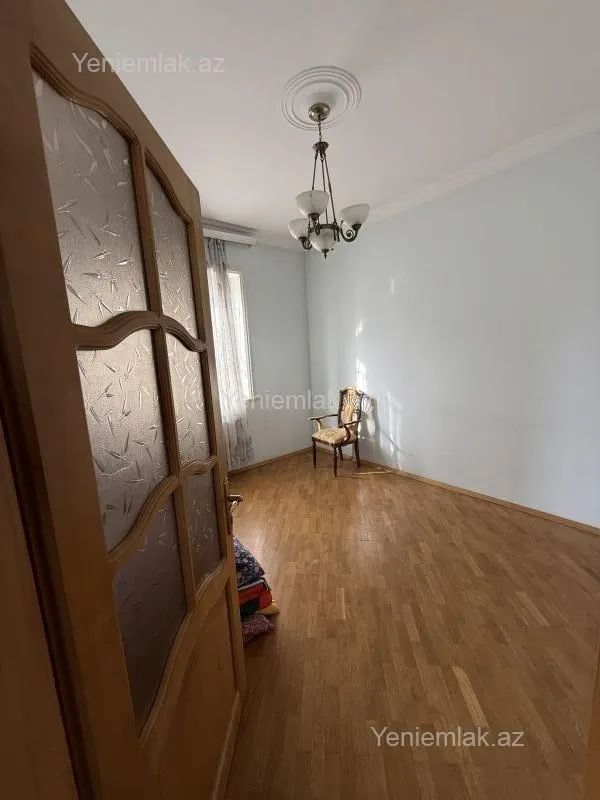 Satılır 7 otaqlı həyət evi 280 m²