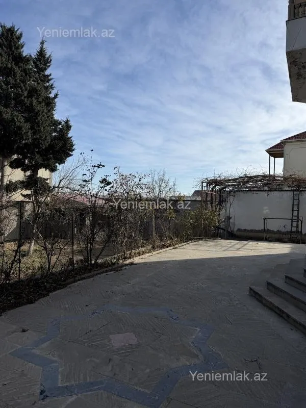 Satılır 7 otaqlı həyət evi 280 m²