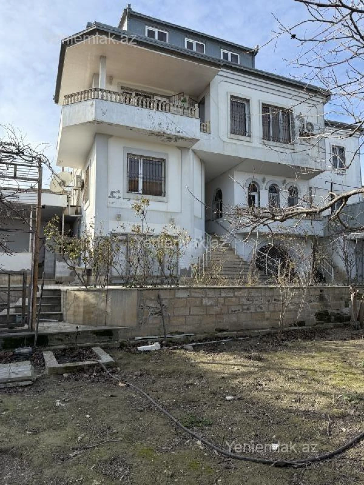 Satılır 7 otaqlı həyət evi 280 m²