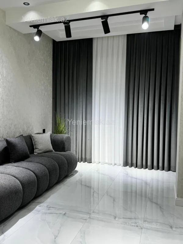 Satılır 3 otaqlı yeni tikili 80 m²