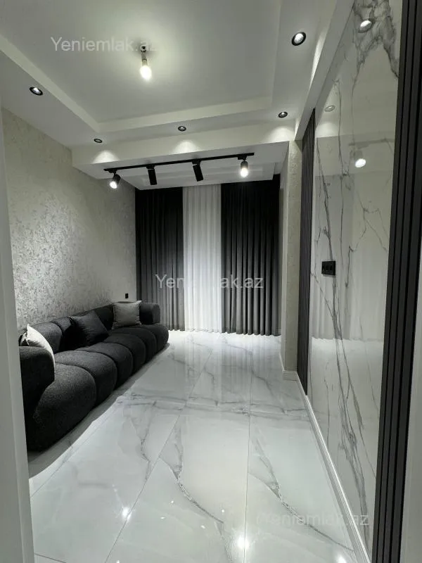 Satılır 3 otaqlı yeni tikili 80 m²