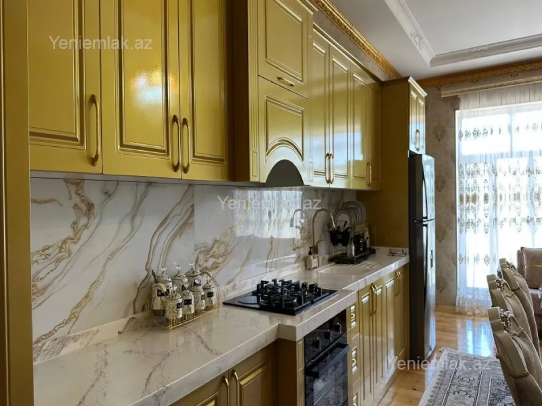 Satılır 5 otaqlı həyət evi 224 m²