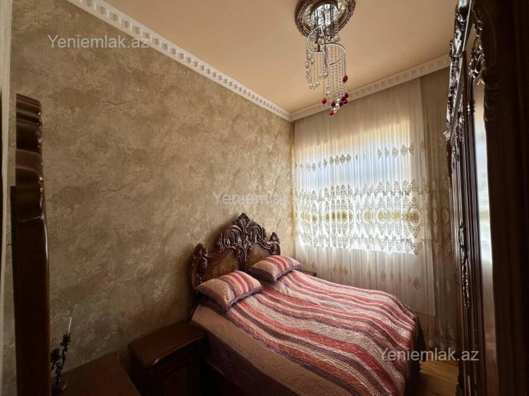 Satılır 5 otaqlı həyət evi 224 m²