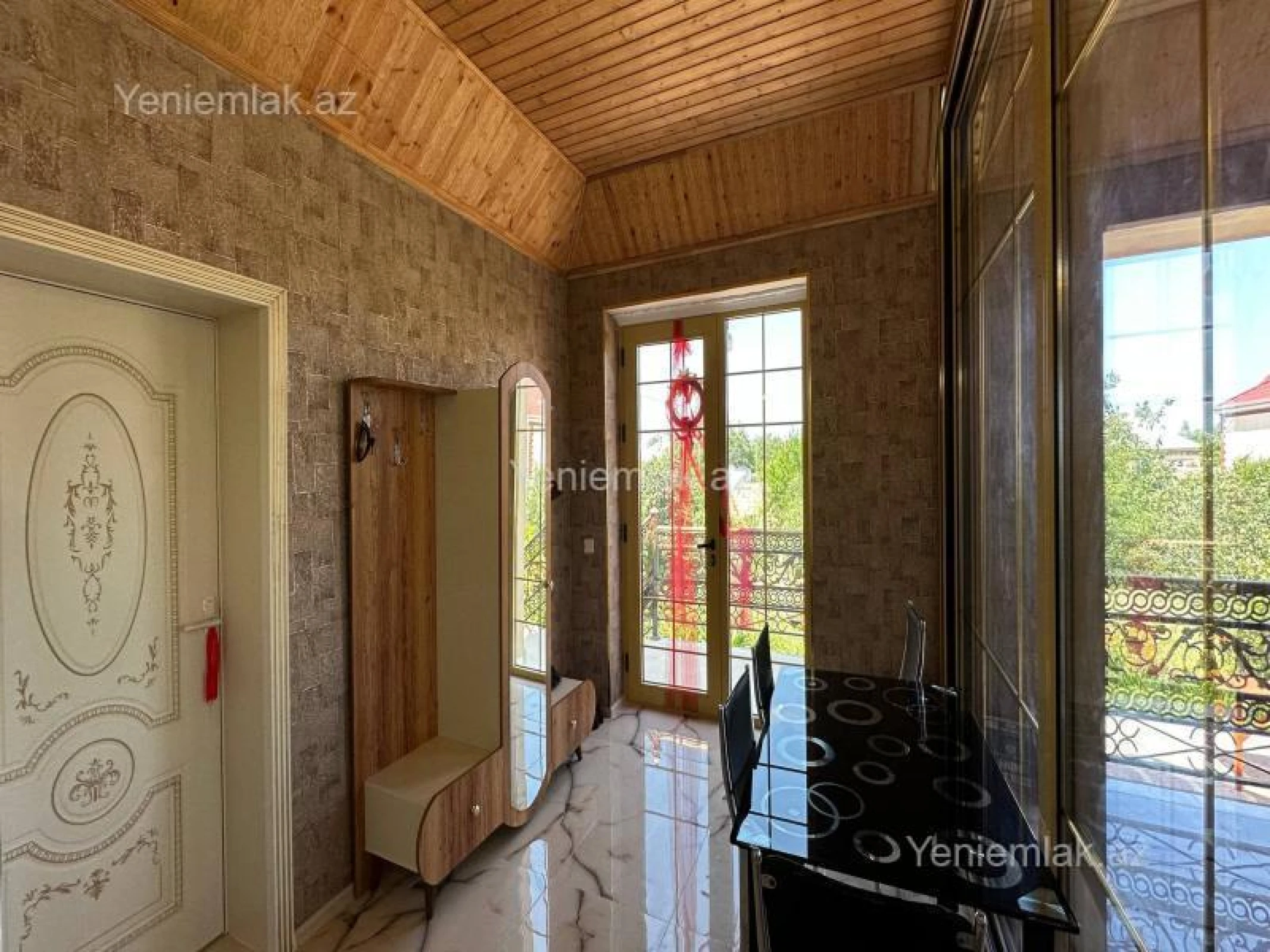 Satılır 5 otaqlı həyət evi 224 m²