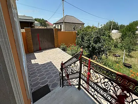 Satılır 5 otaqlı həyət evi 224 m²