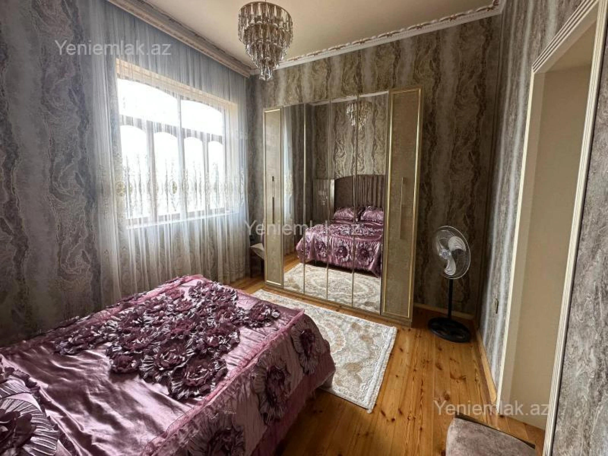 Satılır 5 otaqlı həyət evi 224 m²