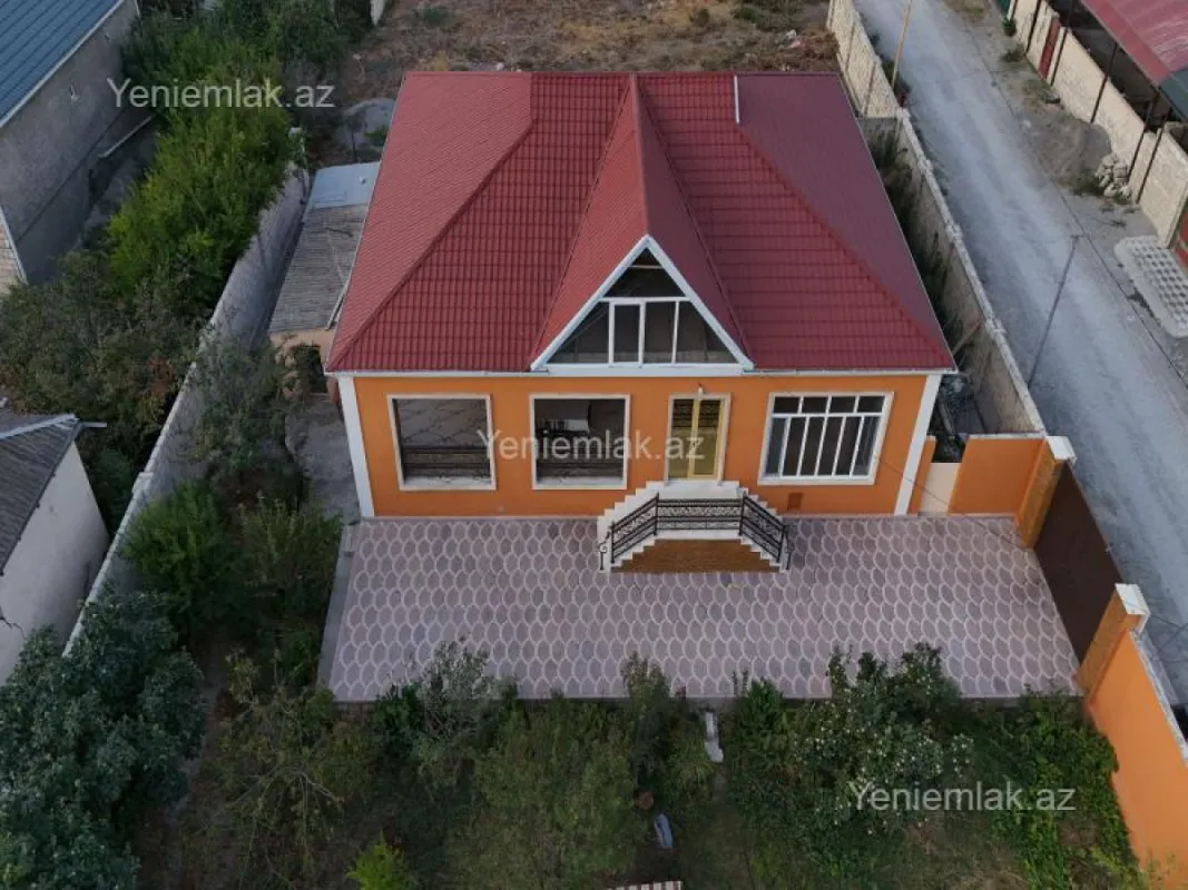 Satılır 5 otaqlı həyət evi 224 m²