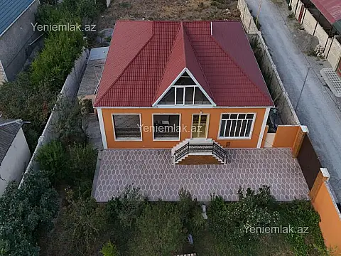 Satılır 5 otaqlı həyət evi 224 m²