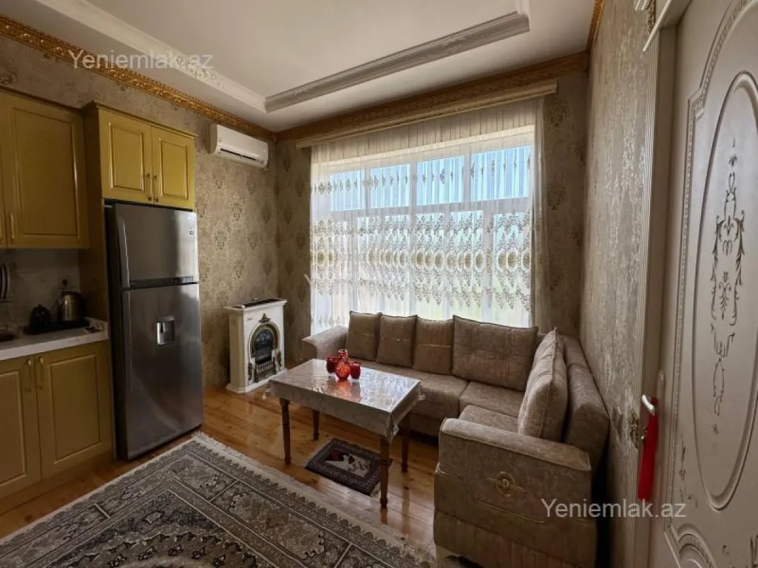 Satılır 5 otaqlı həyət evi 224 m²