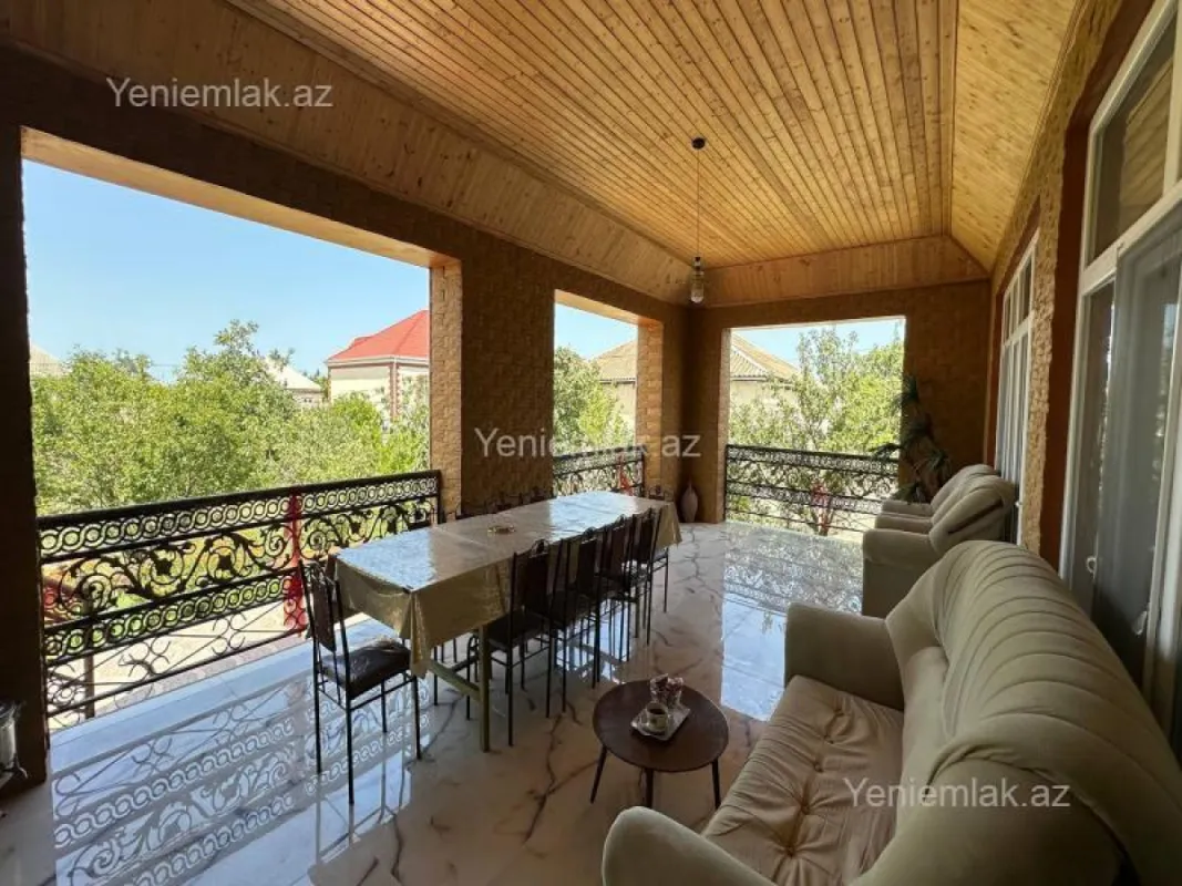 Satılır 5 otaqlı həyət evi 224 m²