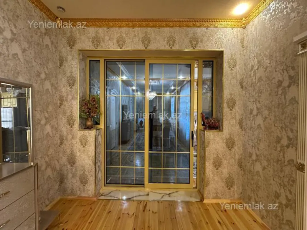 Satılır 5 otaqlı həyət evi 224 m²