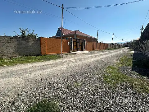 Satılır 5 otaqlı həyət evi 224 m²