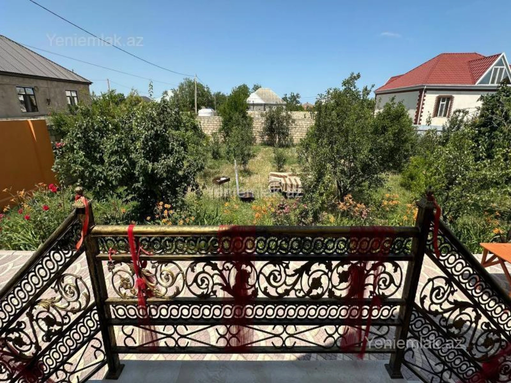 Satılır 5 otaqlı həyət evi 224 m²