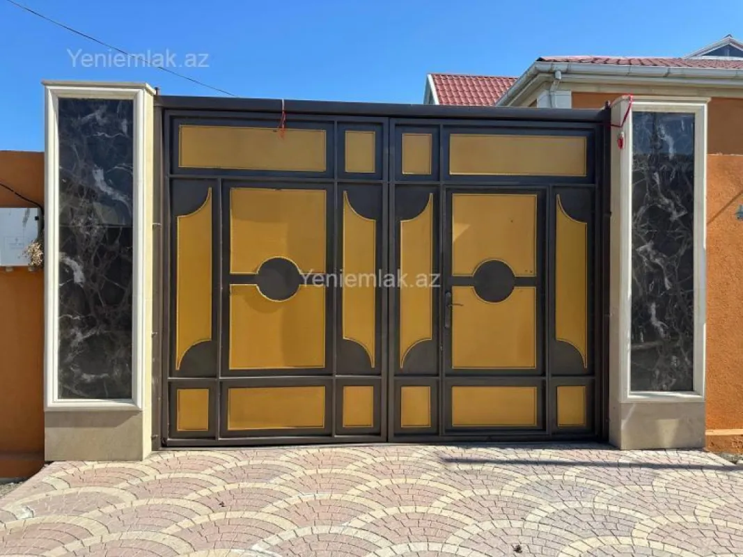 Satılır 5 otaqlı həyət evi 224 m²