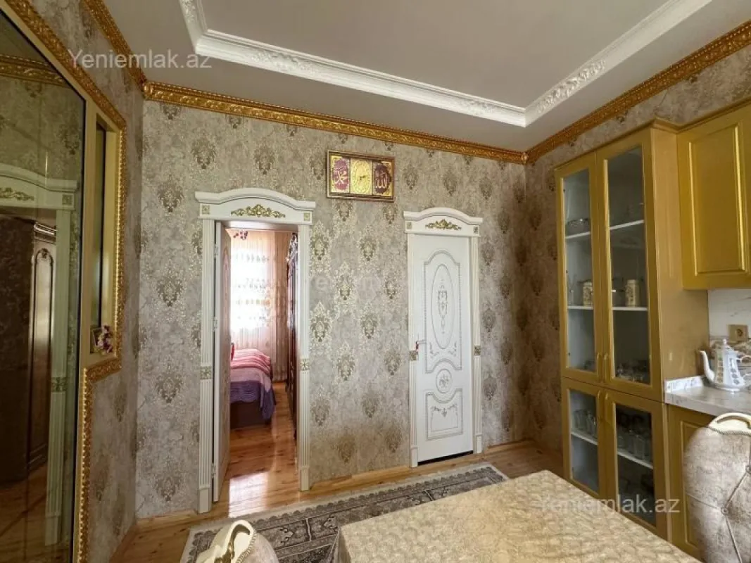 Satılır 5 otaqlı həyət evi 224 m²