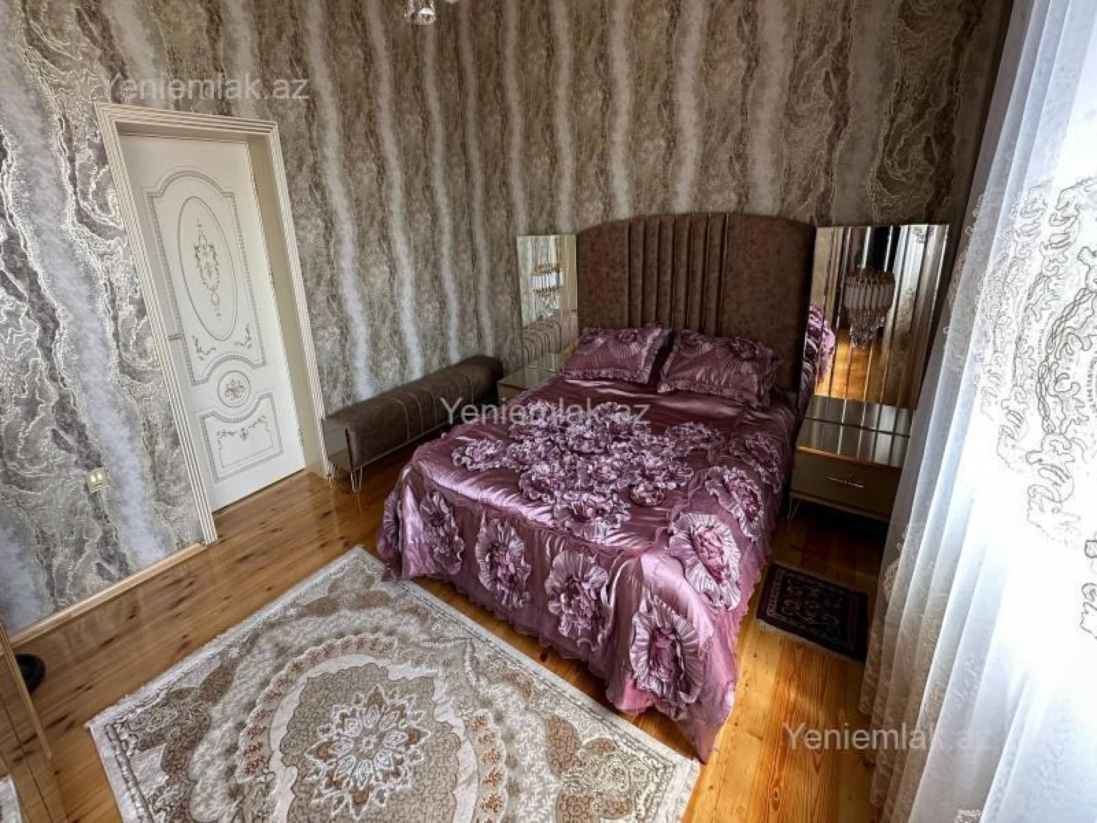 Satılır 5 otaqlı həyət evi 224 m²