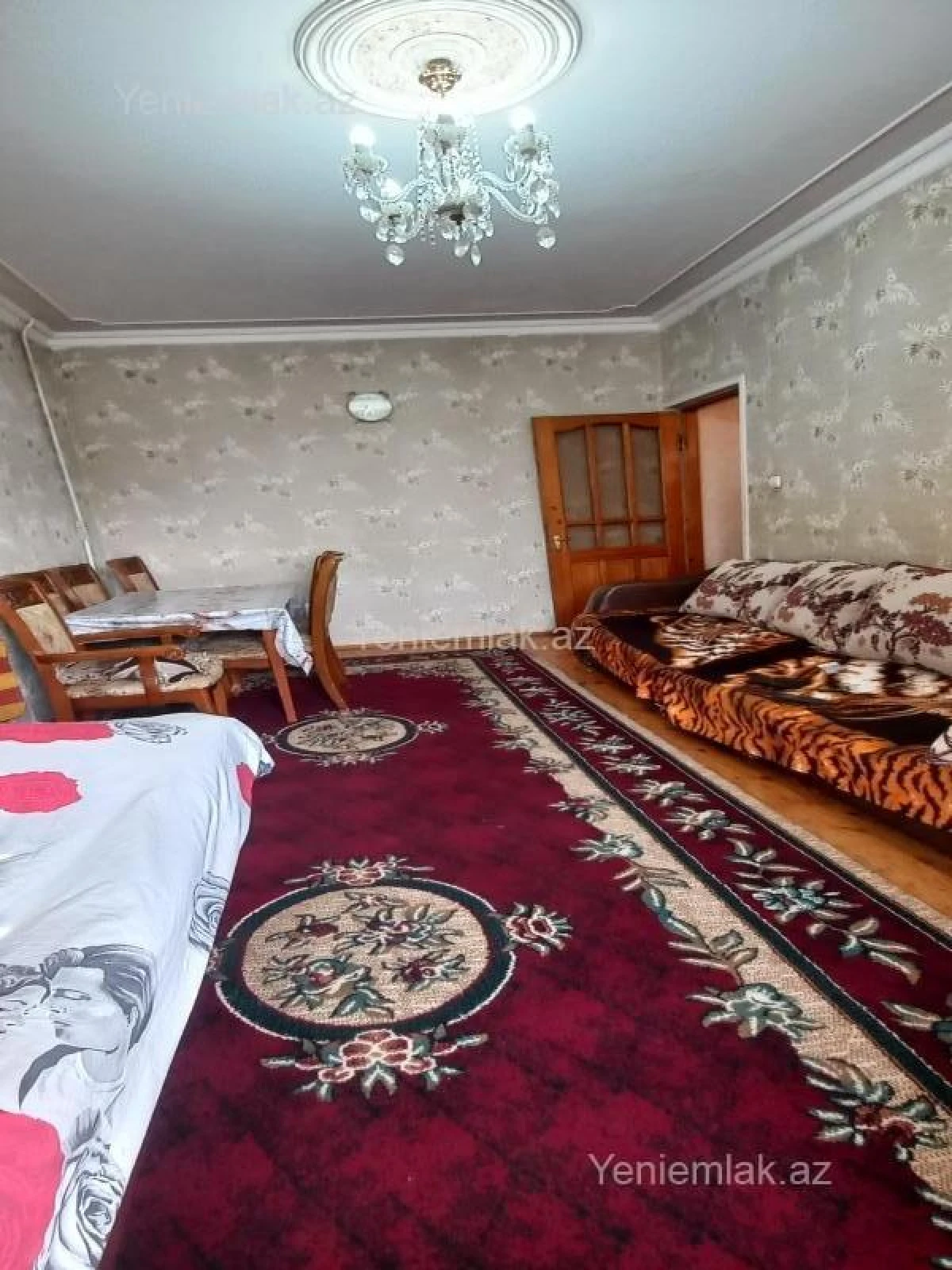 Satılır 2 otaqlı köhnə tikili 65 m²