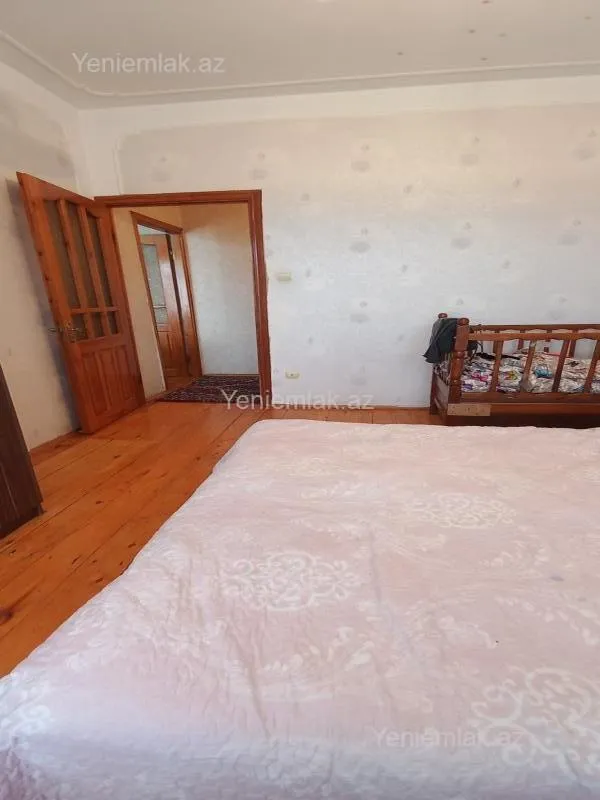 Satılır 2 otaqlı köhnə tikili 65 m²