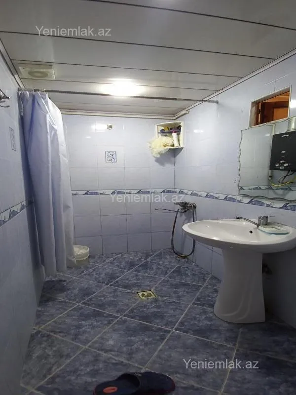 Satılır 2 otaqlı köhnə tikili 65 m²