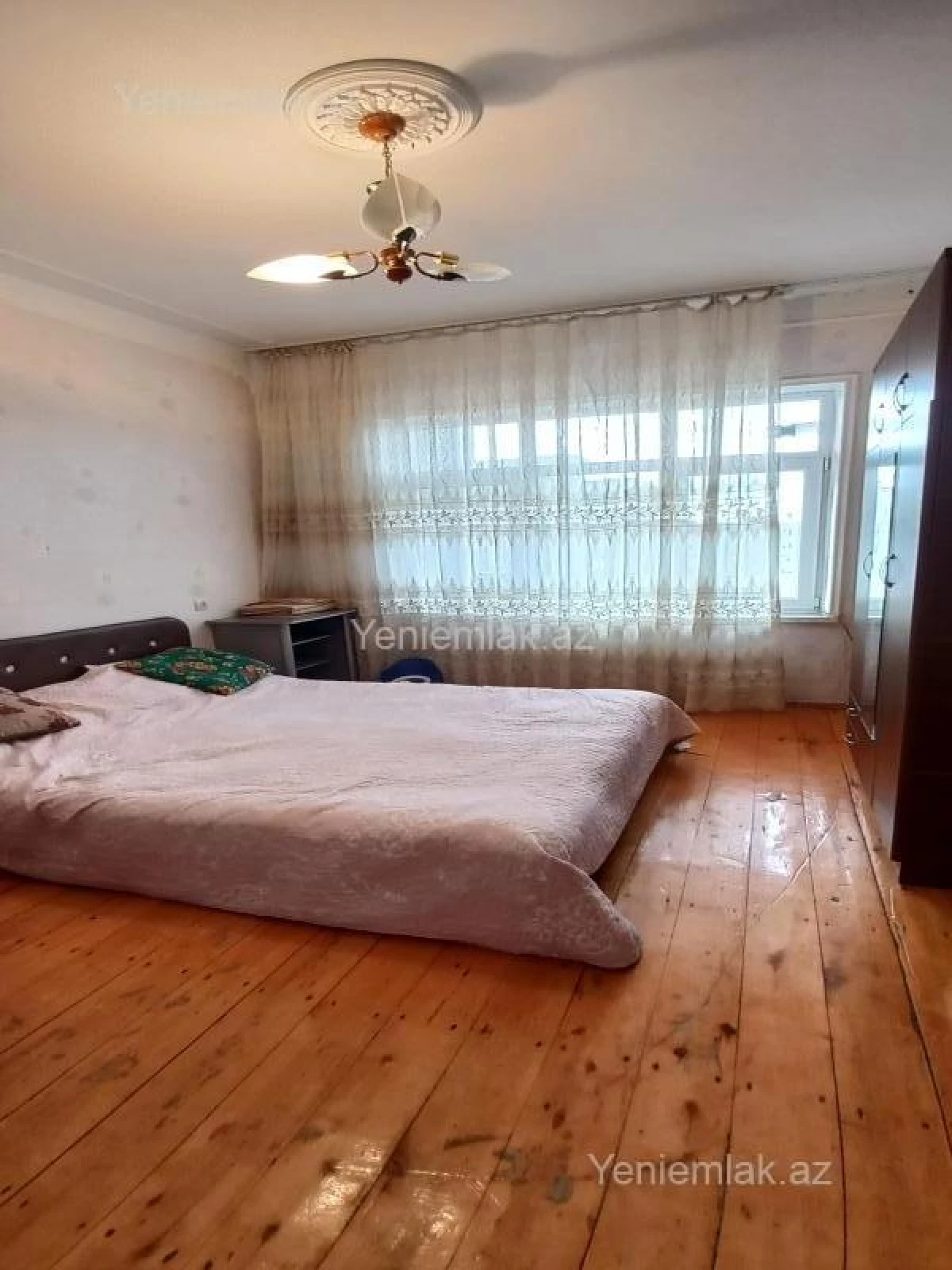 Satılır 2 otaqlı köhnə tikili 65 m²