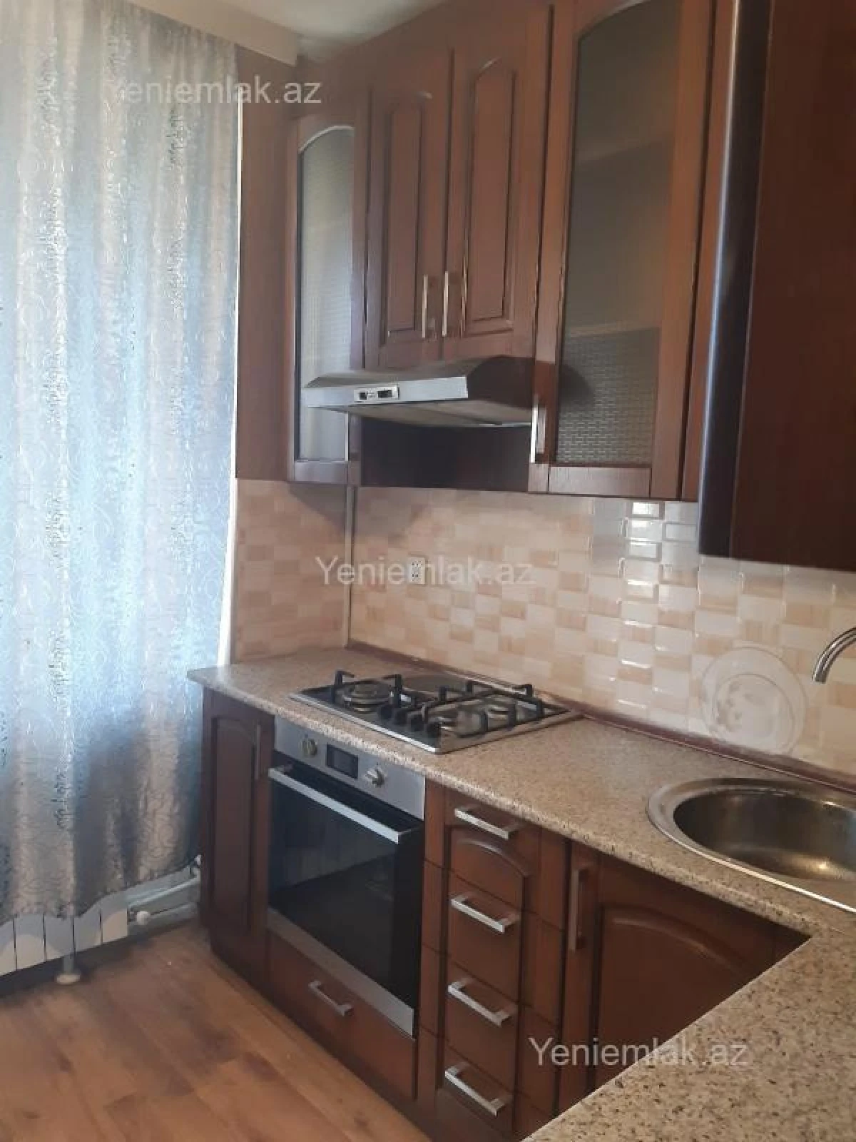 Satılır 2 otaqlı köhnə tikili 54 m²