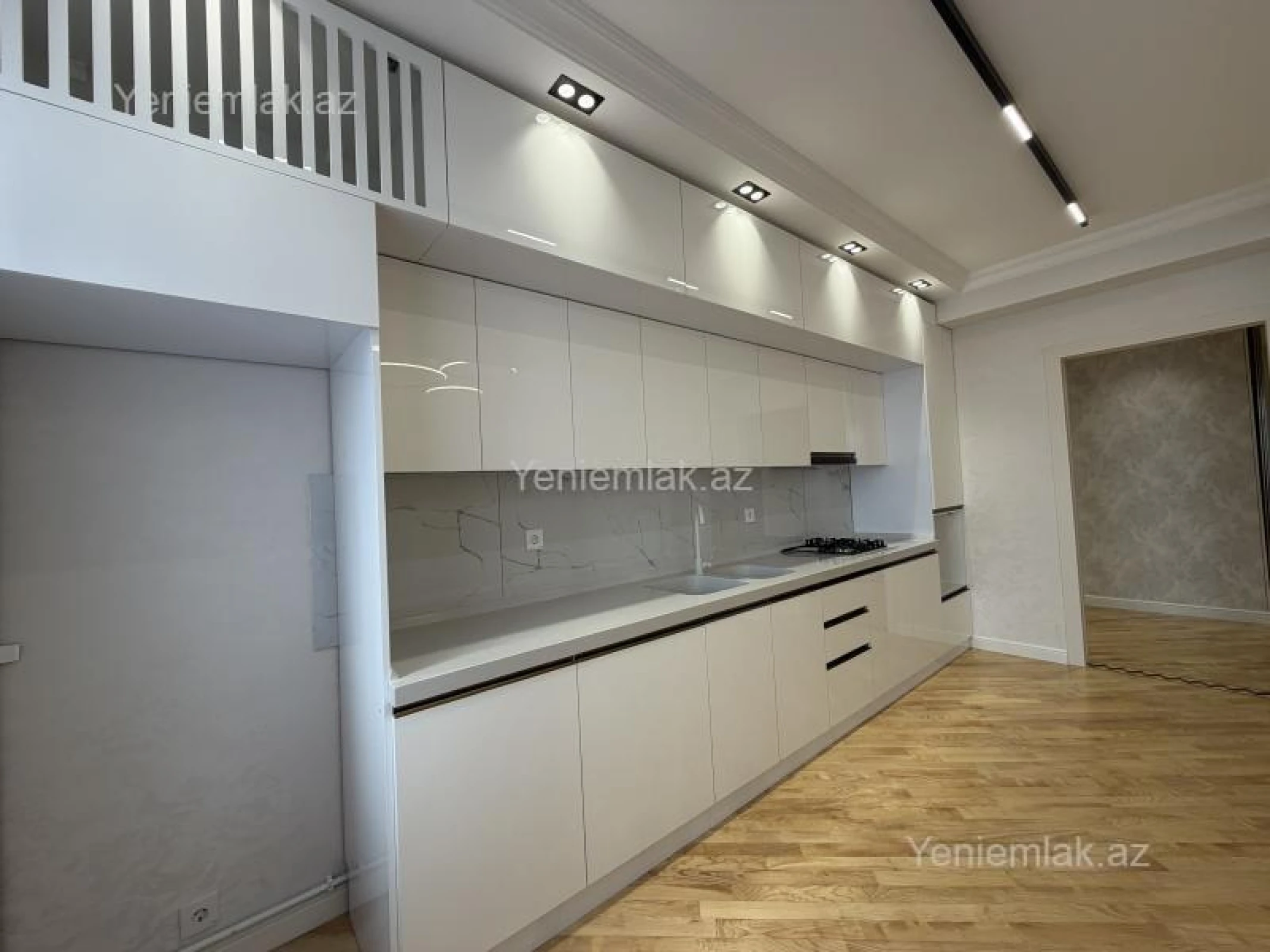 Satılır 3 otaqlı yeni tikili 92 m²