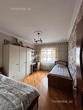 Satılır 3 otaqlı köhnə tikili 90 m²