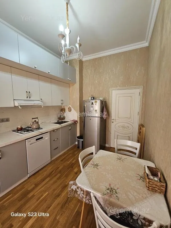 Satılır 3 otaqlı yeni tikili 100 m²