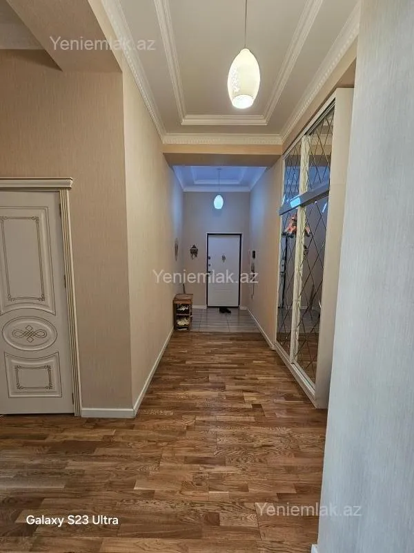 Satılır 3 otaqlı yeni tikili 100 m²