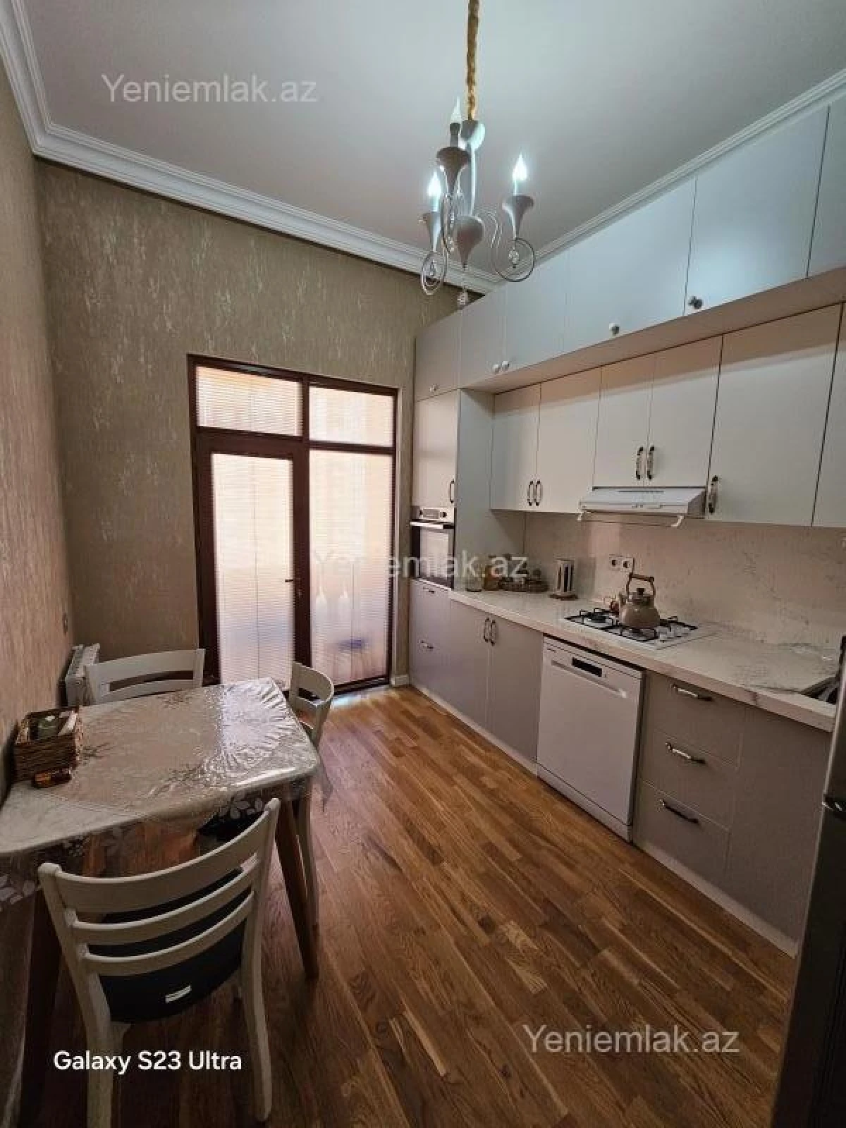 Satılır 3 otaqlı yeni tikili 100 m²