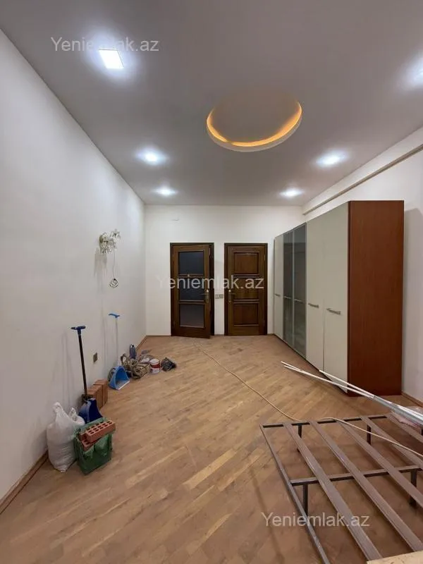 Satılır 3 otaqlı yeni tikili 130 m²