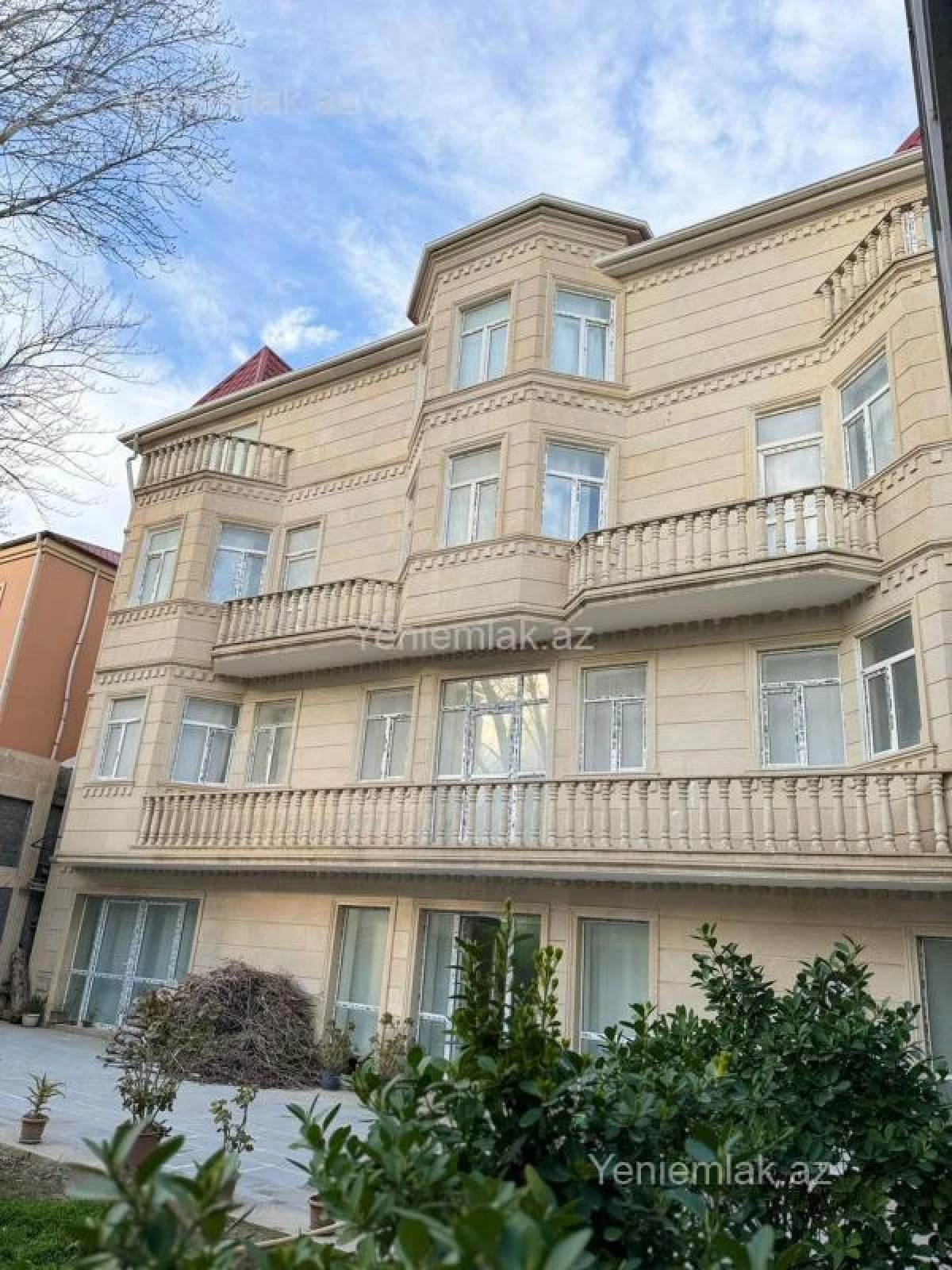 Satılır 16 otaqlı obyekt 800 m²