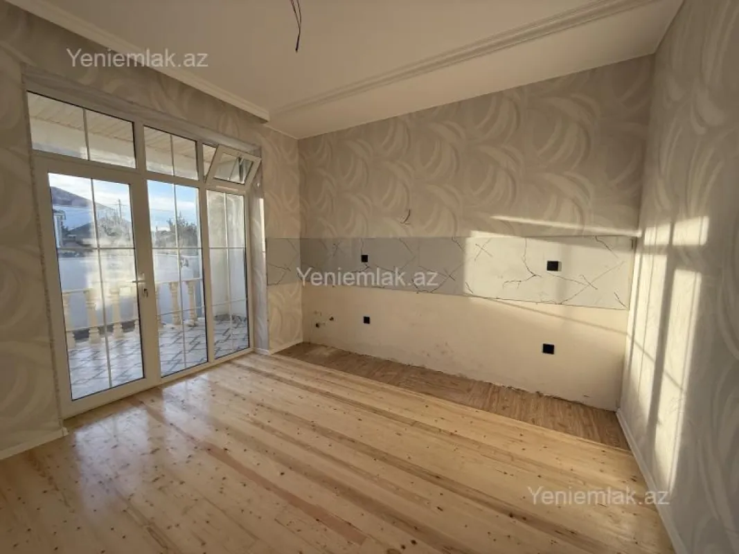 Satılır 3 otaqlı həyət evi 100 m²