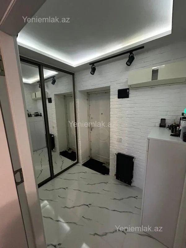 Satılır 2 otaqlı köhnə tikili 50 m²